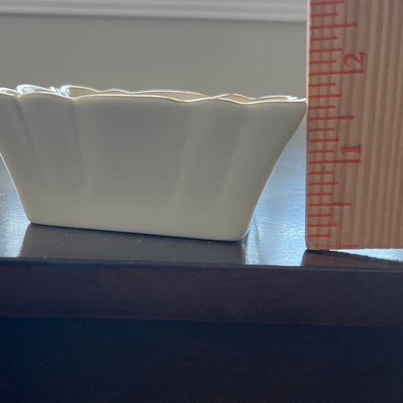 Lenox Holiday “Cheer” Miniature Square Fluted Bowl Gold Trim Christmas Festive - Picture 4 of 4